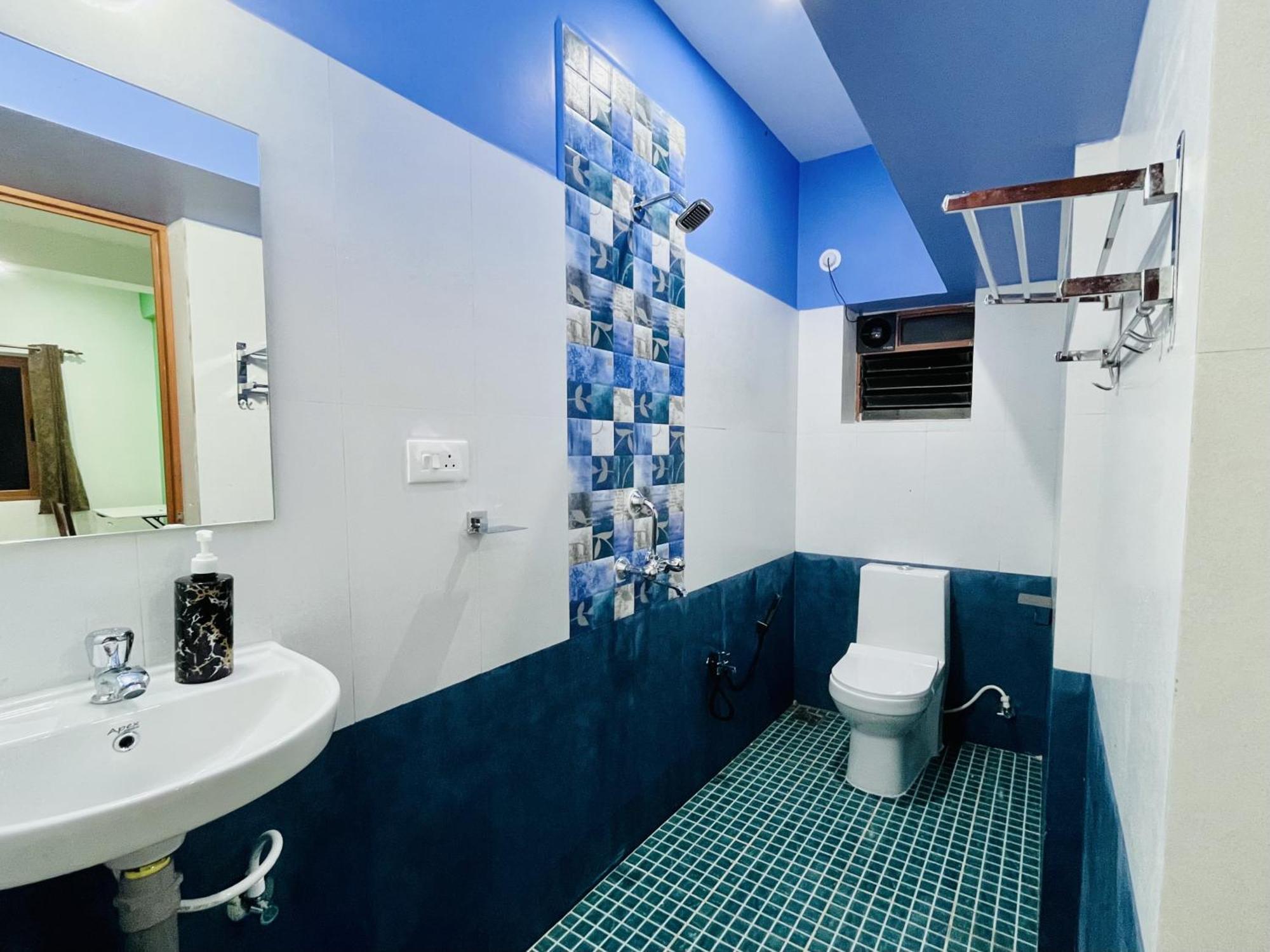 Happy Moon Homestay Aldona Dış mekan fotoğraf